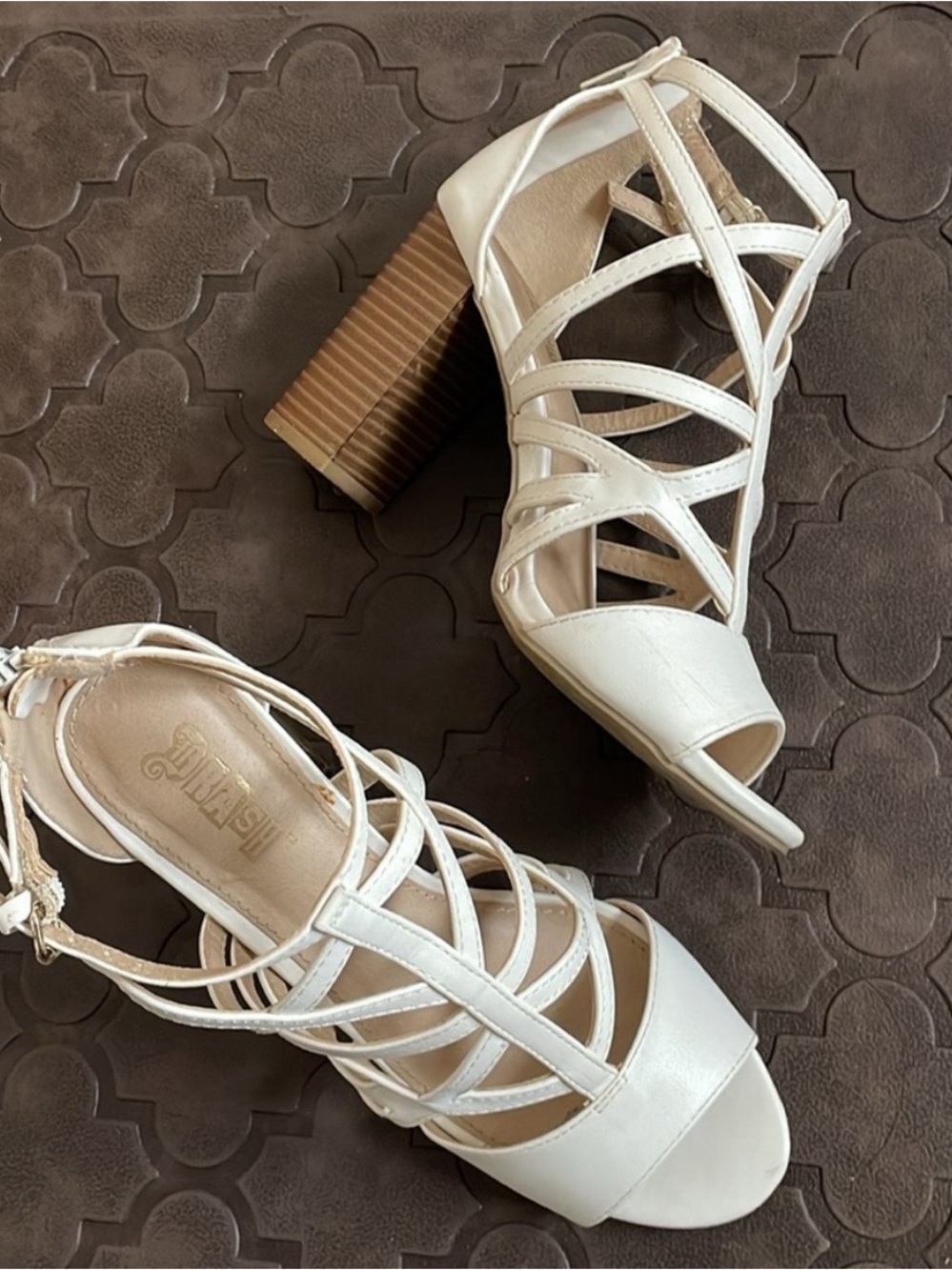 Block off white heels sandals - Picture 4 of 7